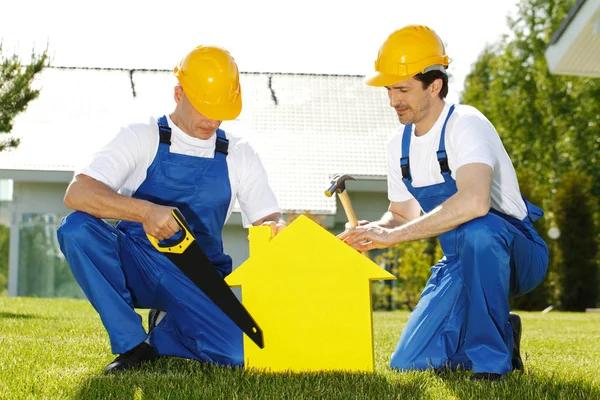 Expert Deck Contractors for Stylish Outdoor Entertainment Areas